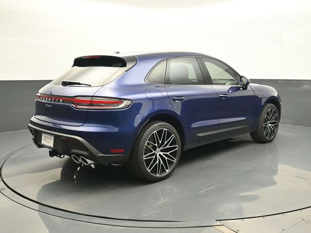 Certified 2025 Porsche Macan AWD/4WD image 23
