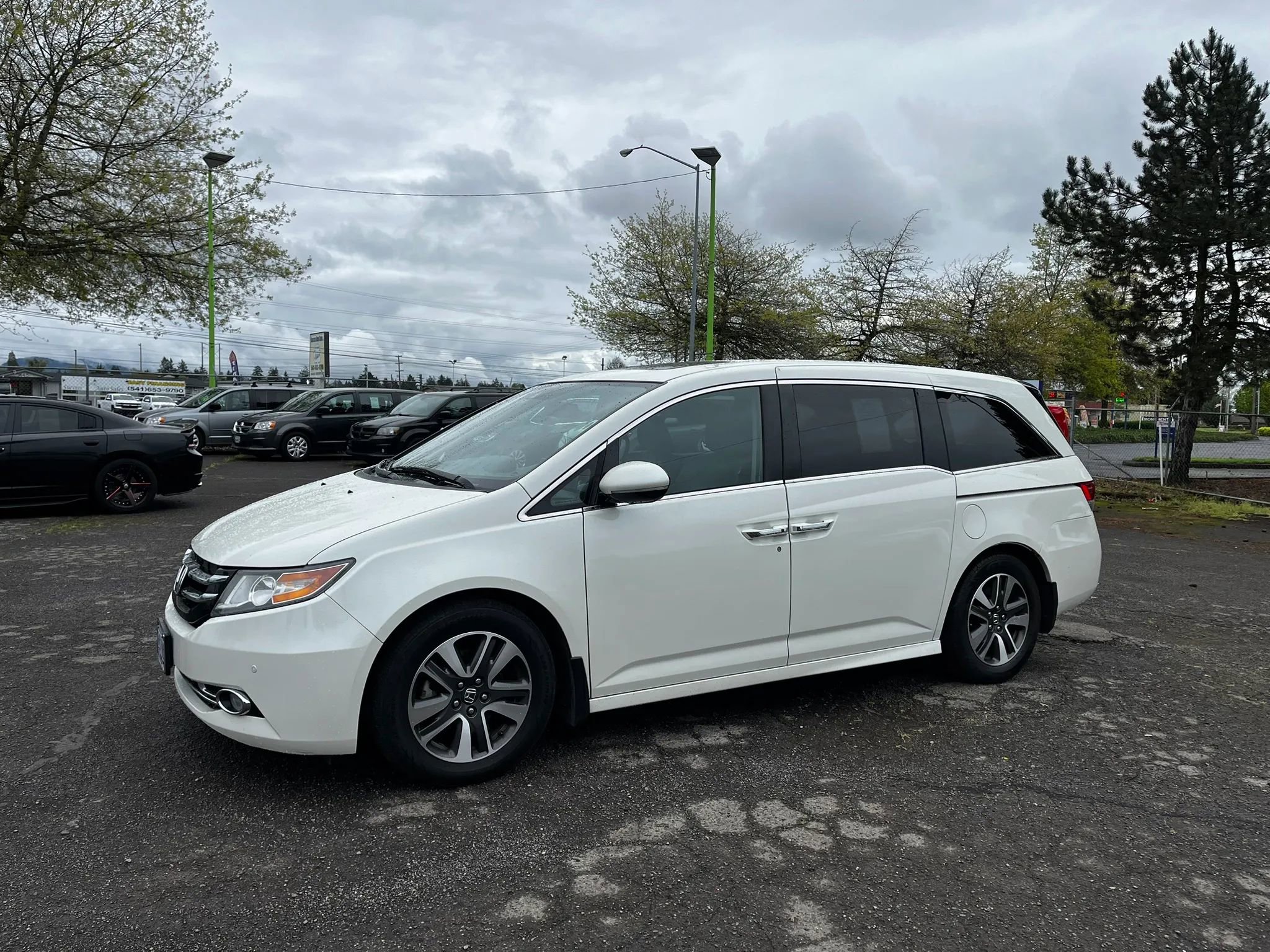 Used 2015 Honda Odyssey Touring image 3