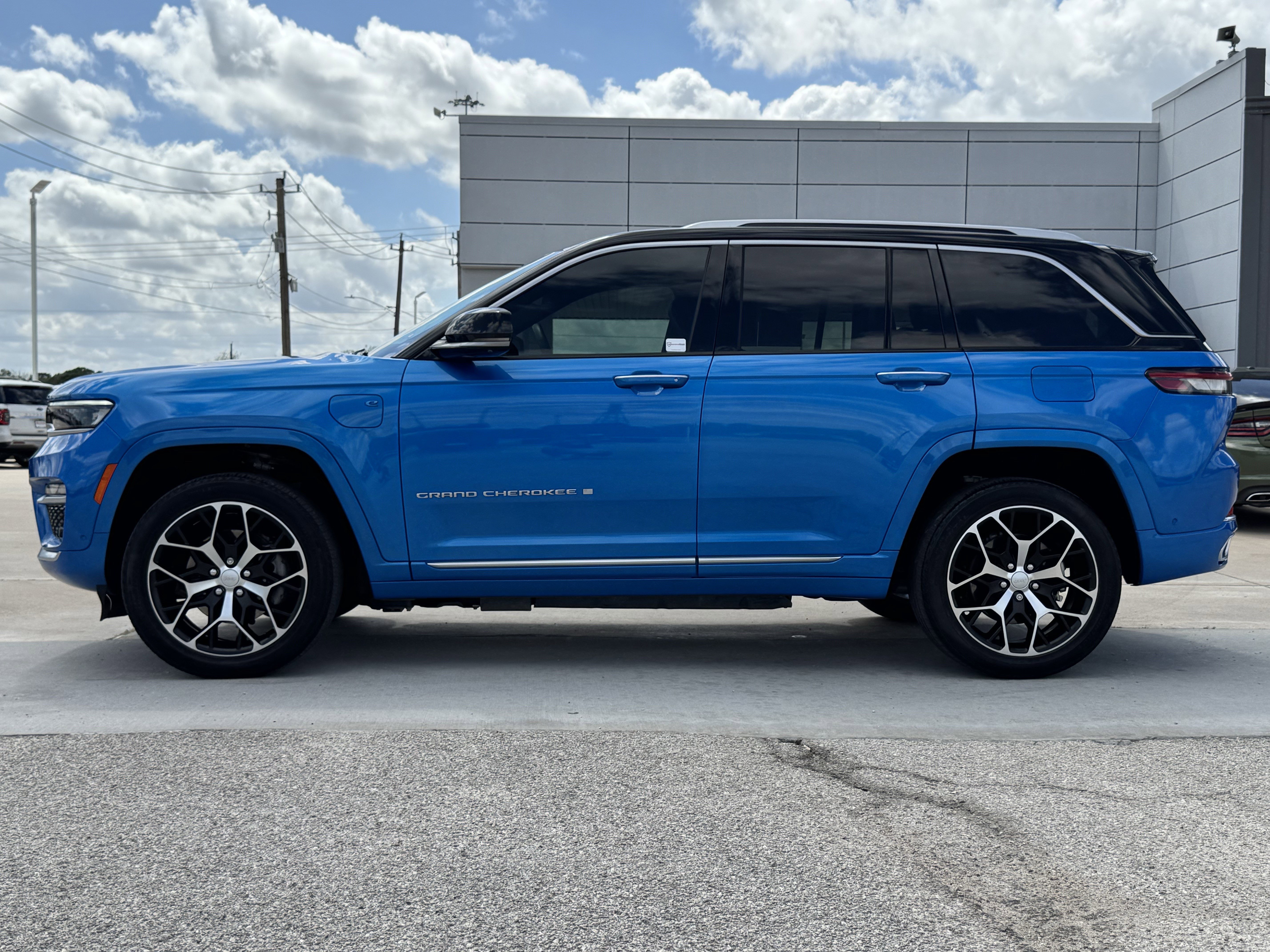 Used 2022 Jeep Grand Cherokee Summit image 7