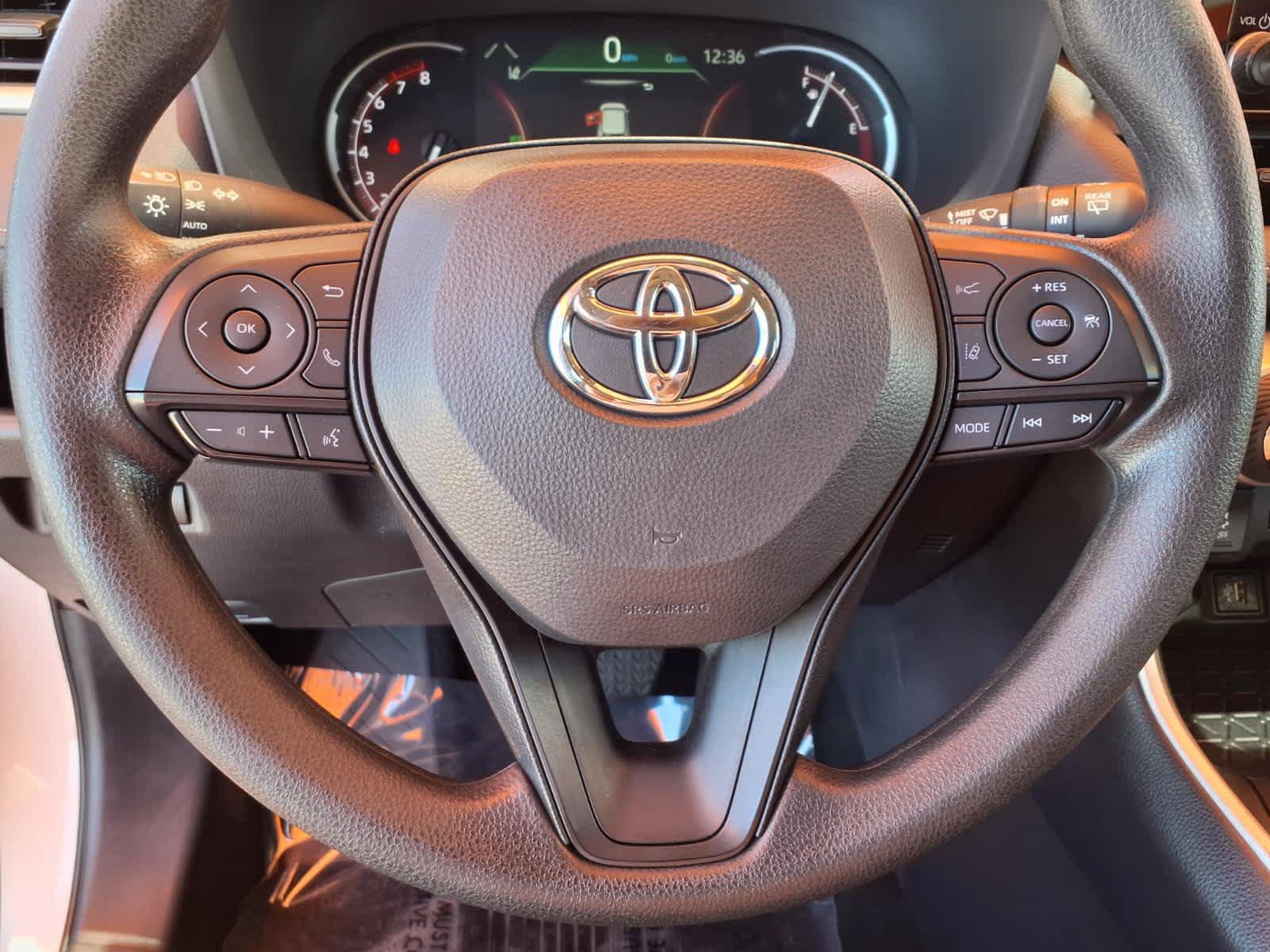 Used 2025 Toyota RAV4 XLE FWD image 19