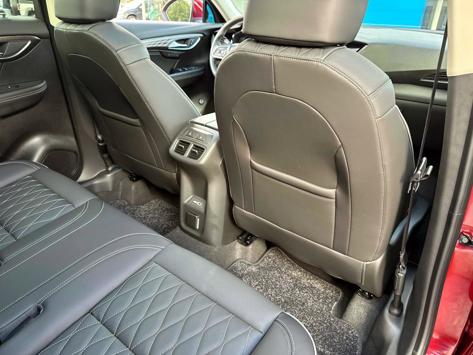 Certified 2023 Buick Envision Avenir image 10