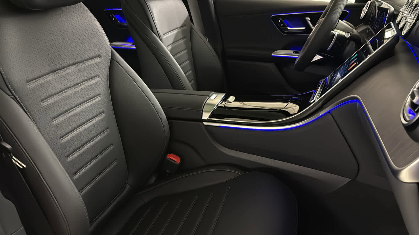 New 2026 Mercedes-Benz GLC 300 4MATIC image 35