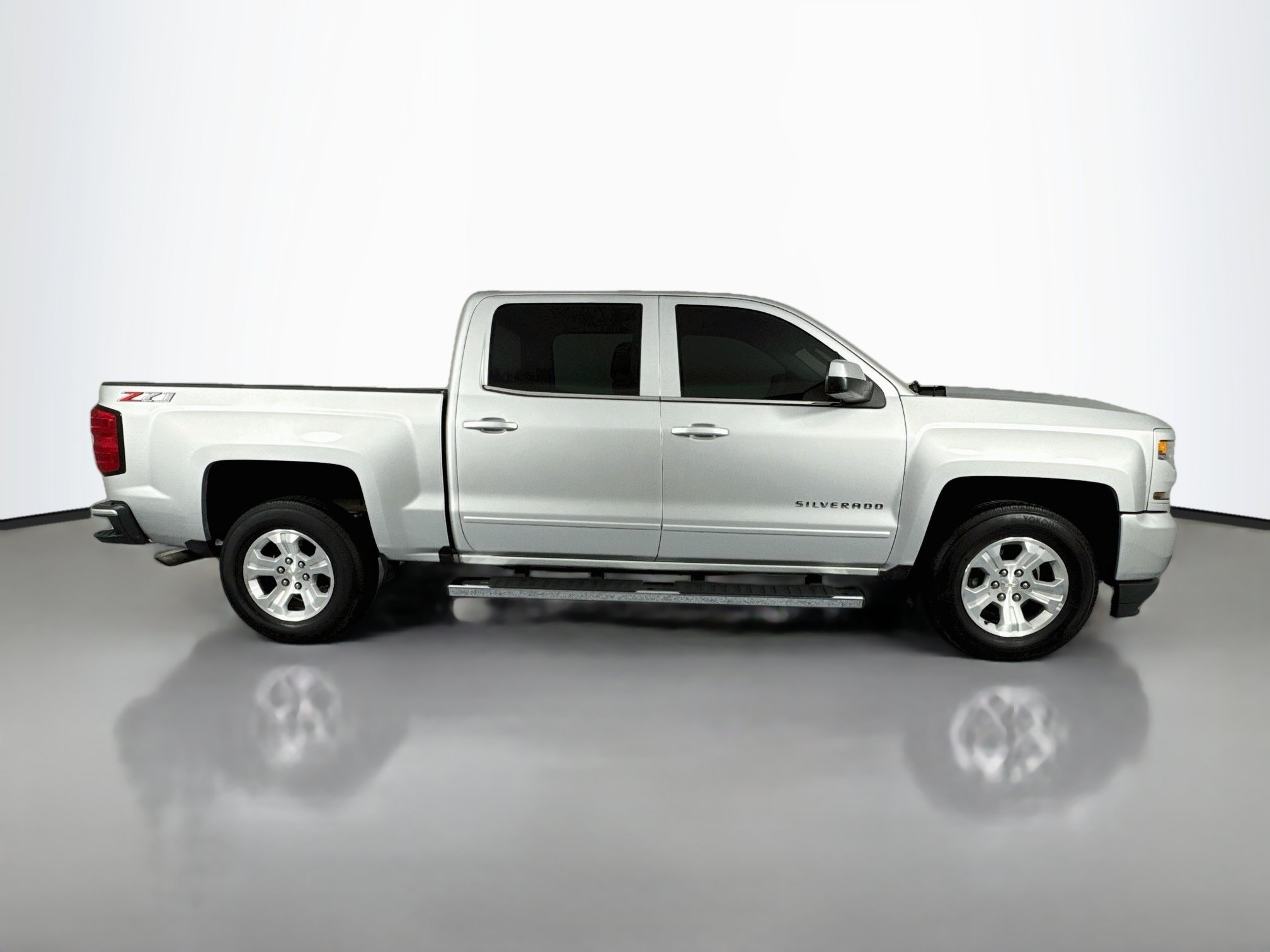 Used 2018 Chevrolet Silverado 1500 LT w/ All Star Edition AWD/4WD image 4