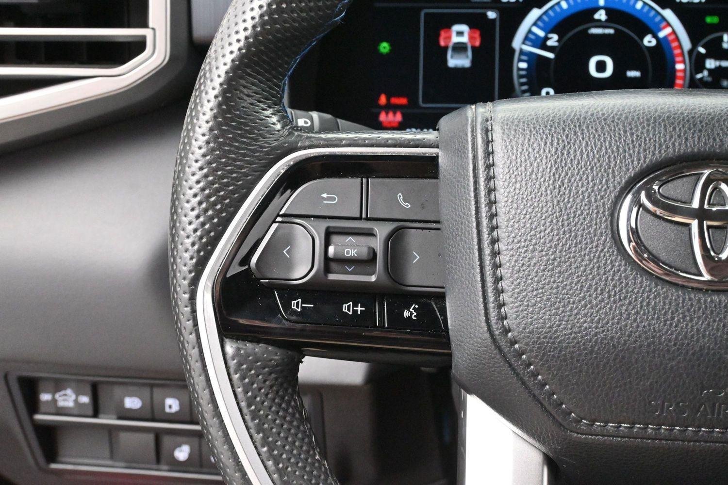 Used 2024 Toyota Tundra Platinum AWD/4WD image 17
