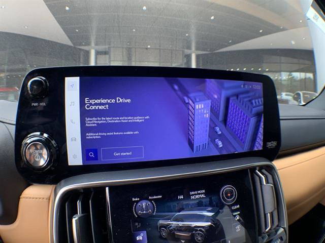 Certified 2025 Lexus LX 700h Luxury w/ Appearance Package image 18