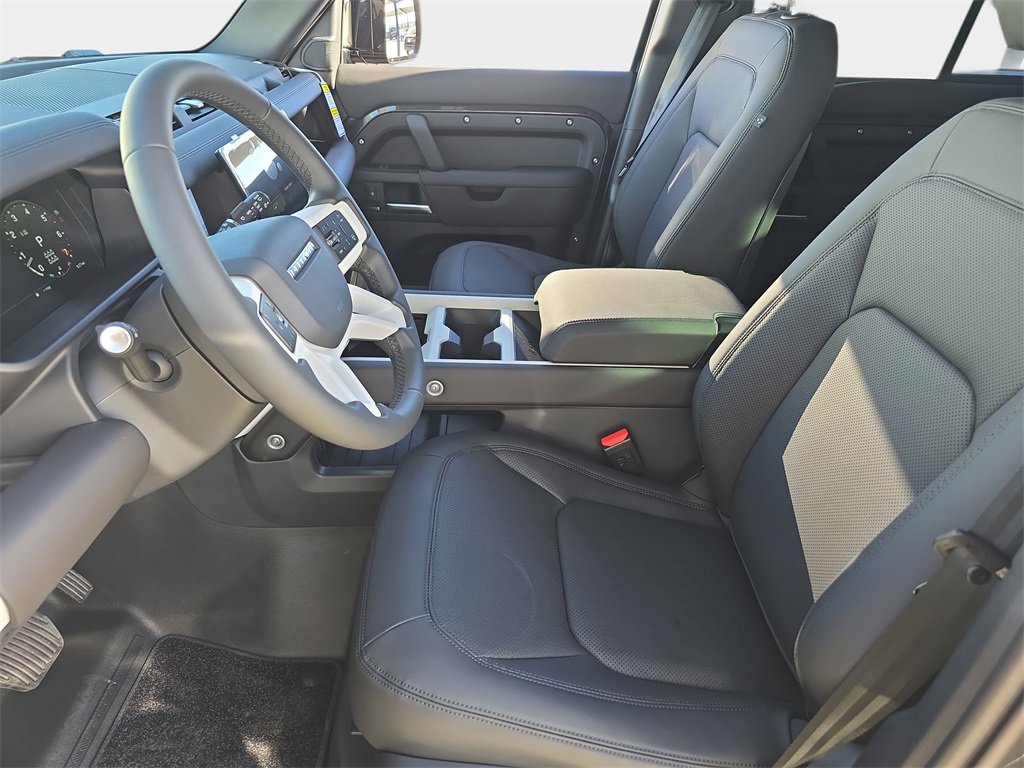 New 2026 Land Rover Defender 130 X-Dynamic SE image 16