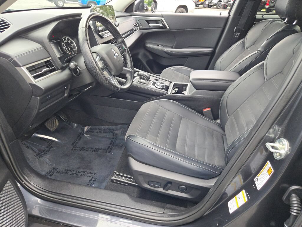Used 2024 Mitsubishi Outlander SE AWD/4WD image 5