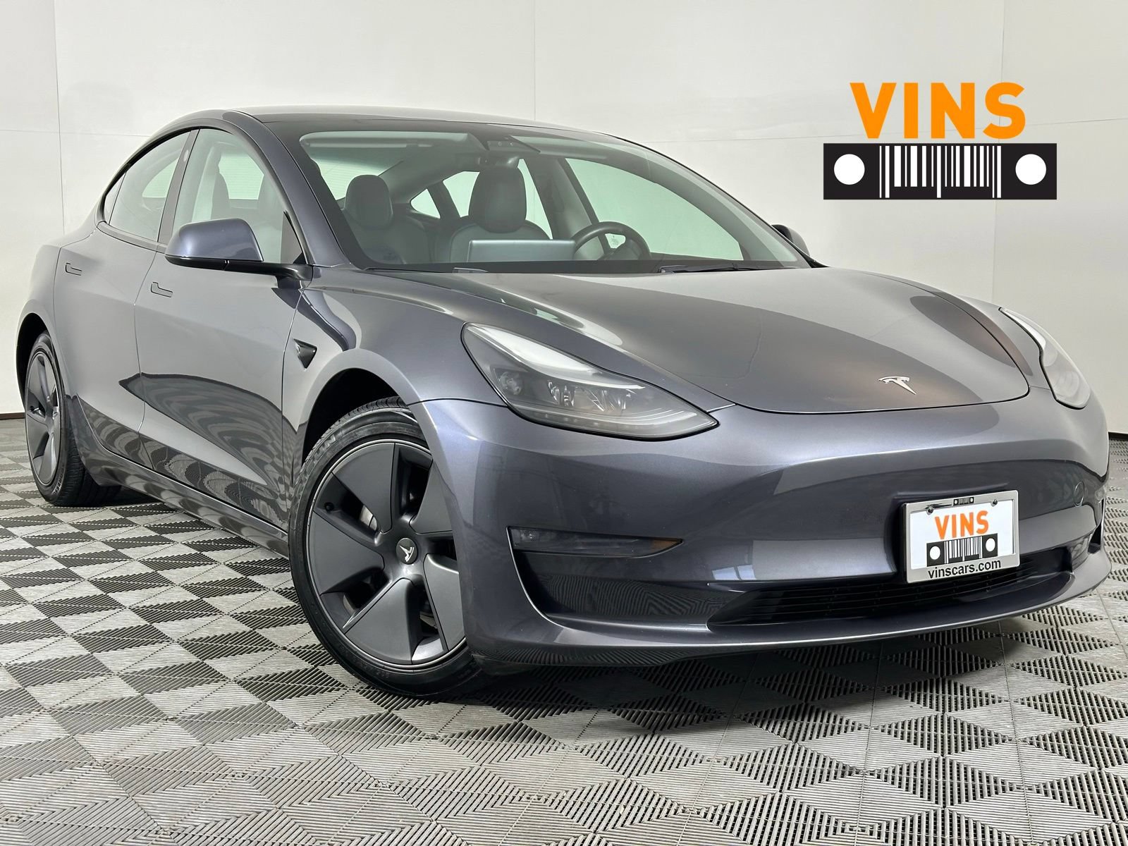 Used 2023 Tesla Model 3 Standard Range RWD image 1