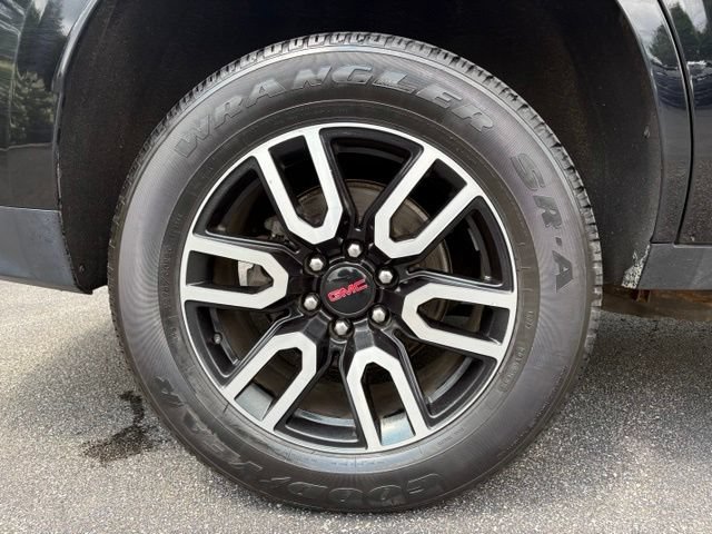 Used 2021 GMC Yukon AT4 w/ Rear Media and Nav Package AWD/4WD image 17