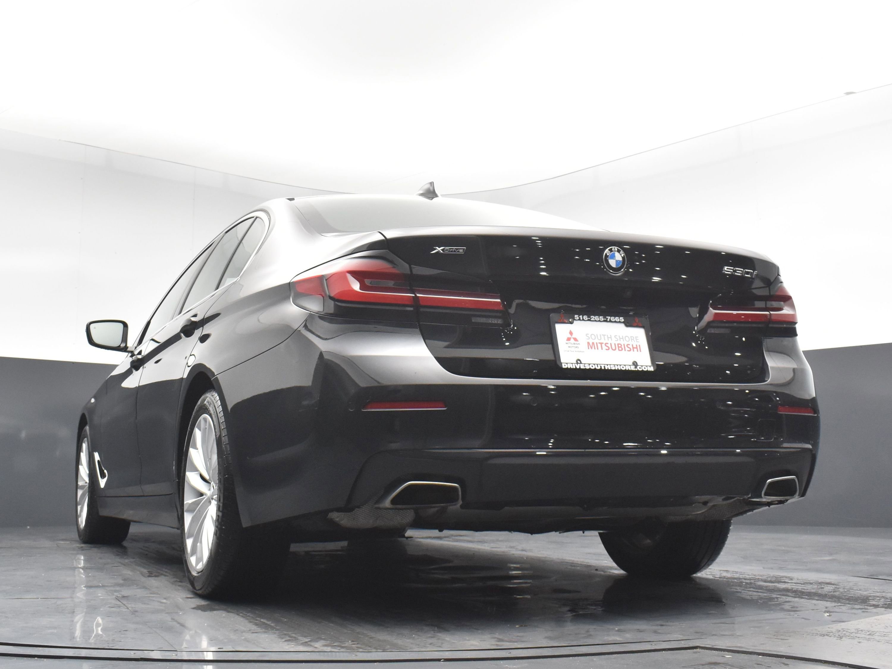 Used 2023 BMW 530i xDrive w/ Convenience Package image 25