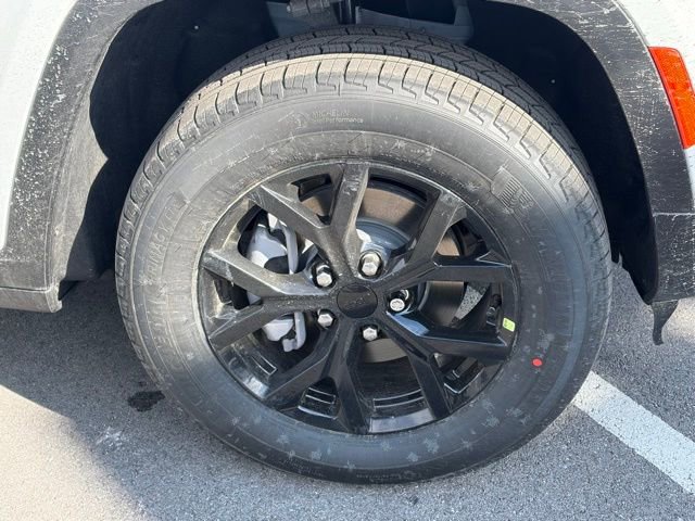 New 2026 Jeep Grand Cherokee Altitude image 11