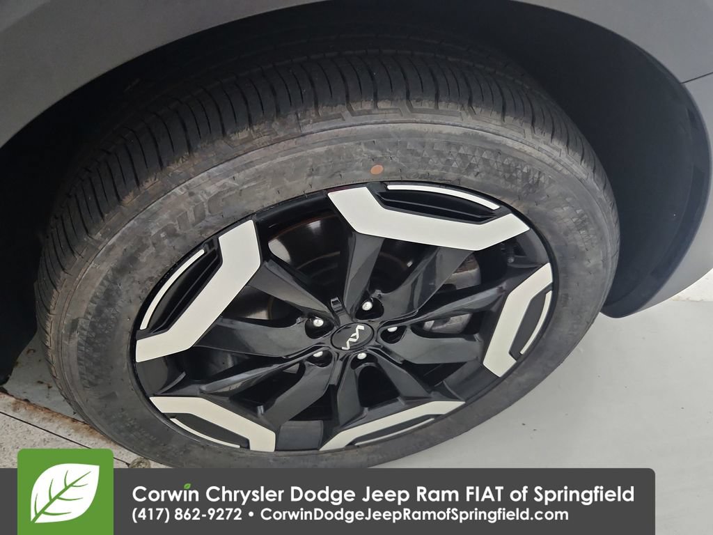 Used 2024 Kia Telluride EX w/ EX Captain's Chair Package FWD image 34