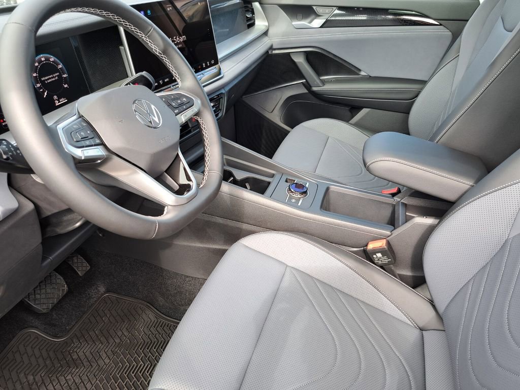 New 2026 Volkswagen Tiguan SE image 18