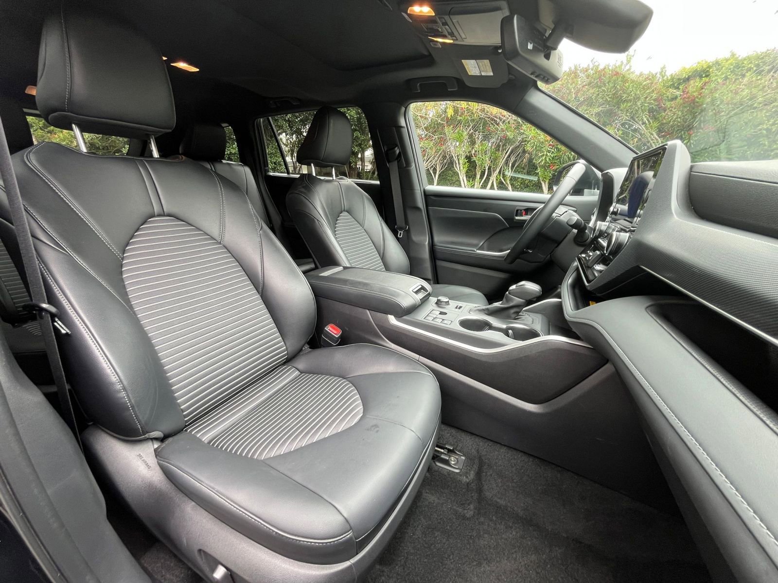 Used 2025 Toyota Highlander XSE AWD/4WD image 39