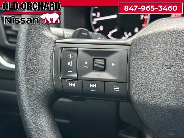 Used 2025 Nissan Rogue S AWD/4WD image 17