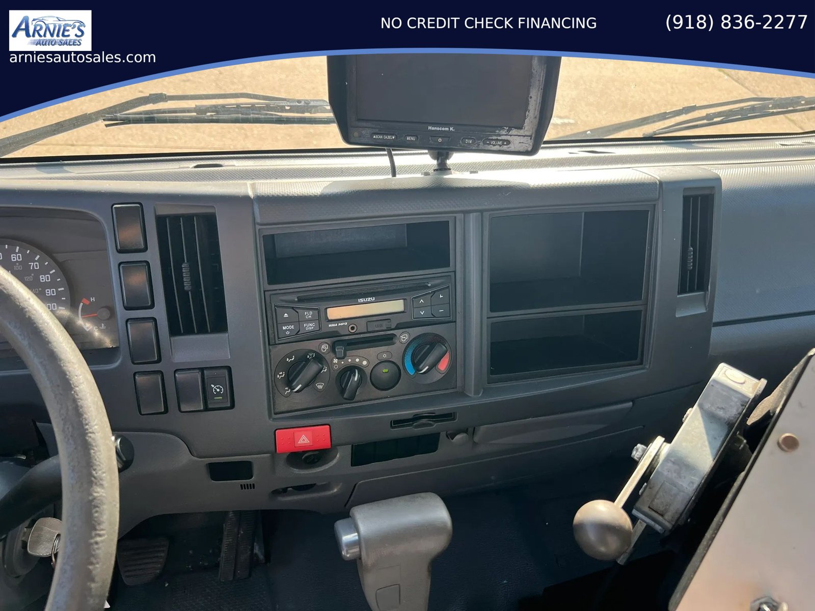 Used 2016 Isuzu NPR RWD image 11