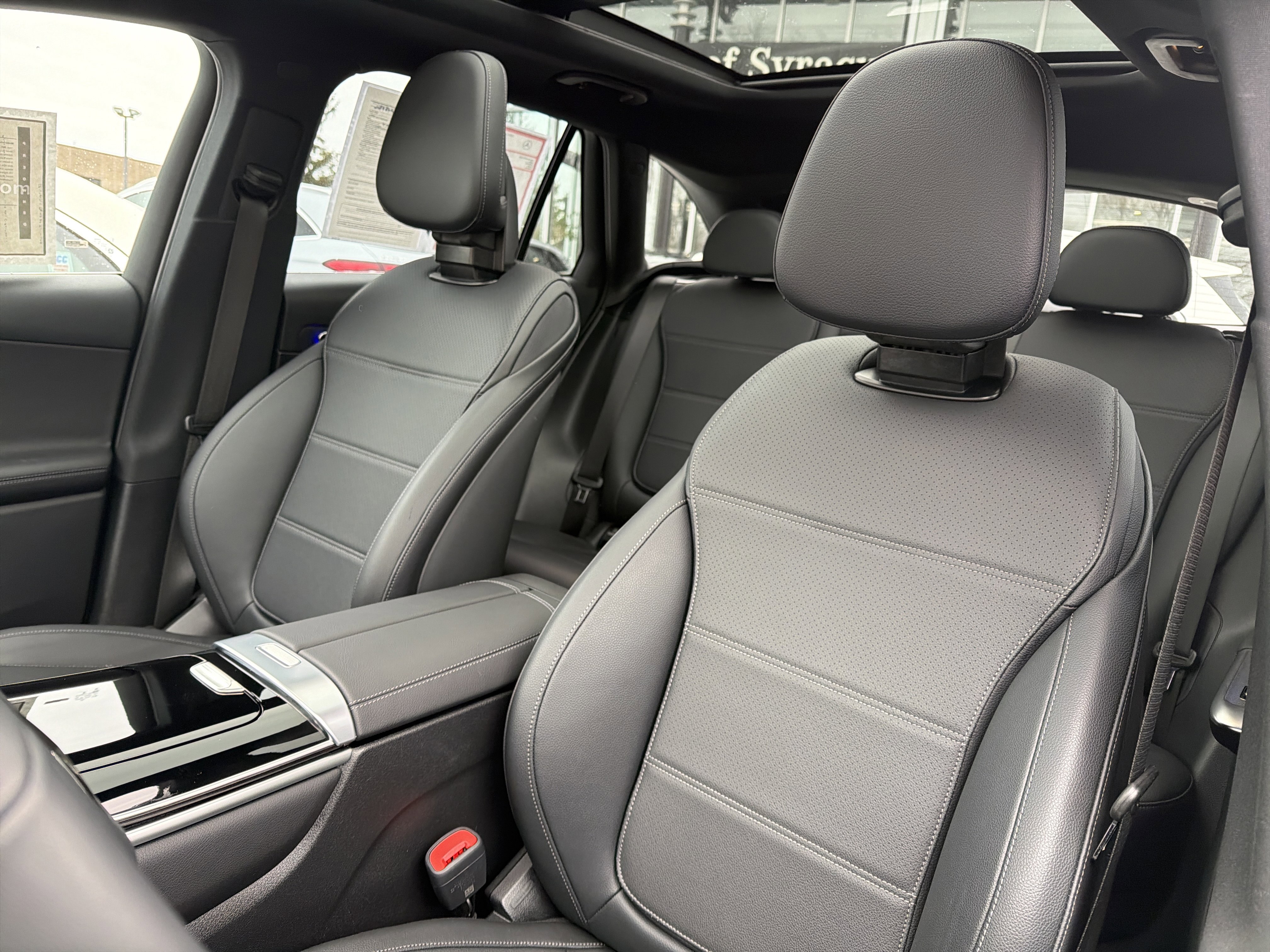 Used 2026 Mercedes-Benz GLC 300 4MATIC image 10