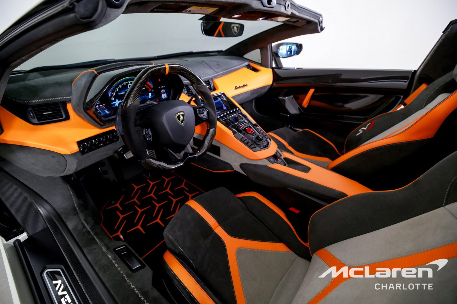 Used 2021 Lamborghini Aventador SVJ AWD/4WD image 14