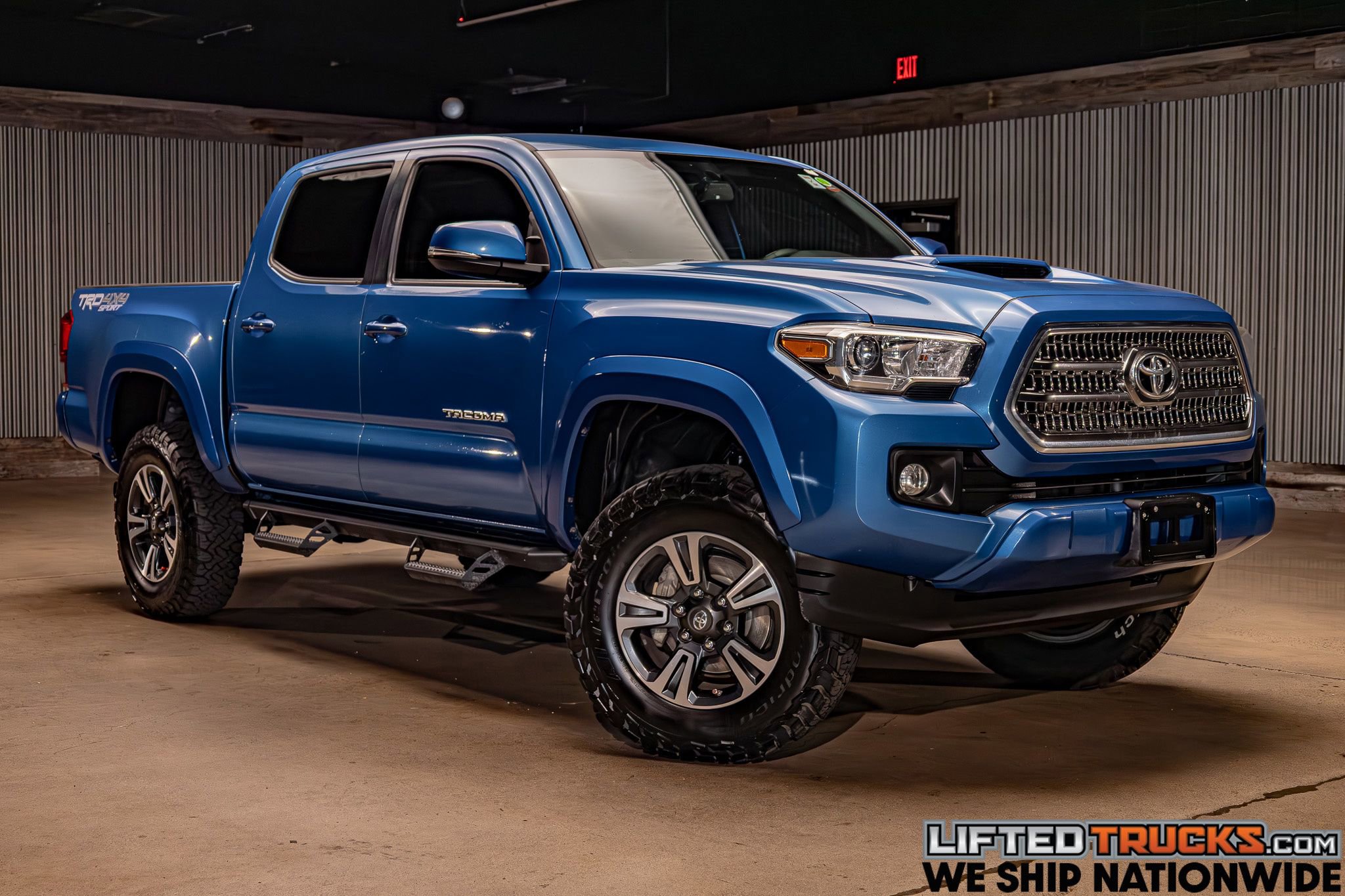 Used 2017 Toyota Tacoma TRD Sport w/ Tow Package image 1