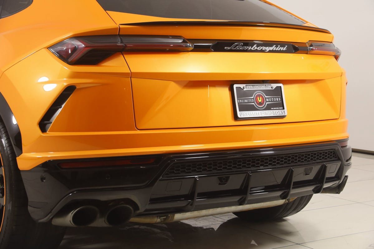 Used 2021 Lamborghini Urus AWD/4WD image 35