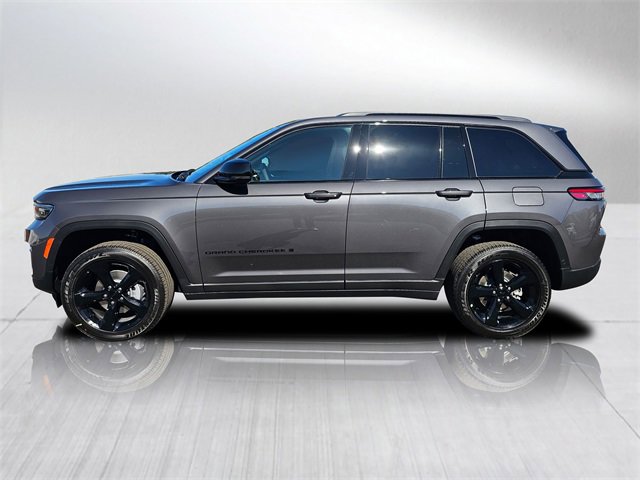 New 2025 Jeep Grand Cherokee Altitude image 3