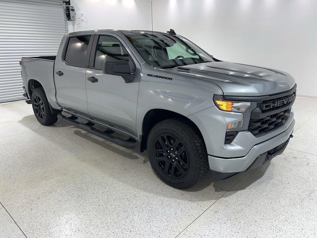 Used 2026 Chevrolet Silverado 1500 Custom w/ Turbomax Blackout Package AWD/4WD image 6