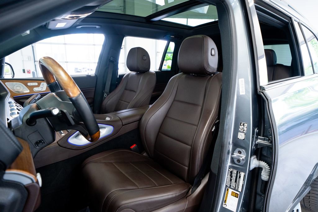 Used 2022 Mercedes-Benz GLS 450 4MATIC image 32
