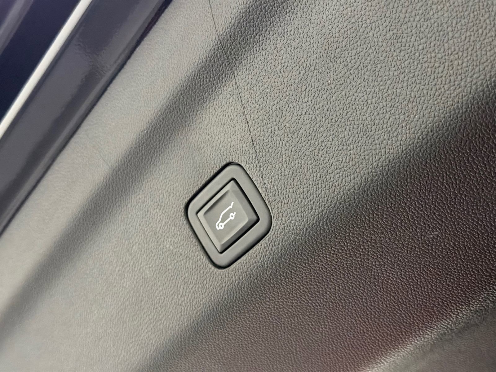 Used 2023 Chevrolet Tahoe High Country w/ Advanced Technology Package image 10