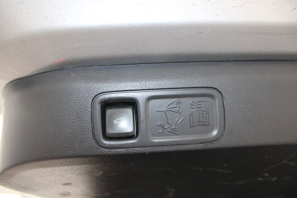 Used 2023 Ford Expedition Max Limited image 19