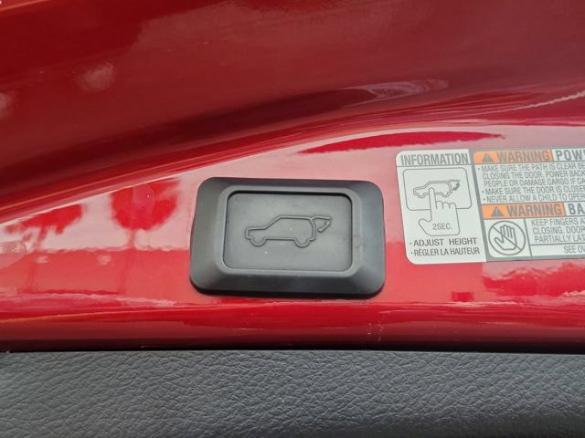 Used 2018 Toyota RAV4 XLE FWD image 8