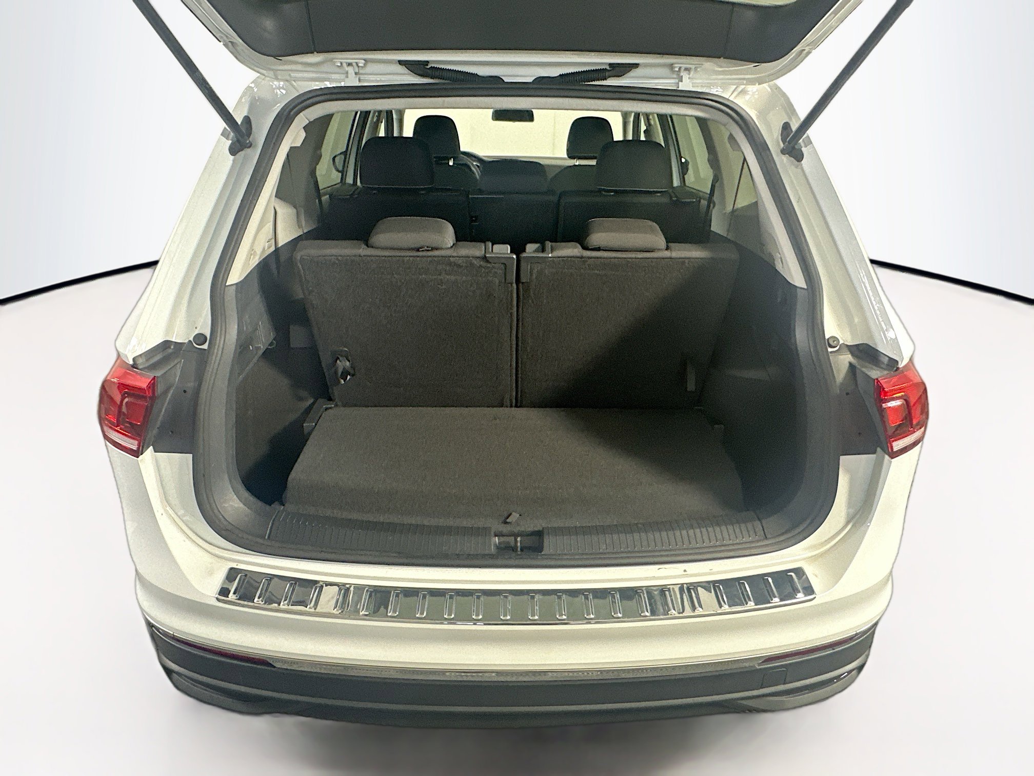 Used 2022 Volkswagen Tiguan S FWD image 30