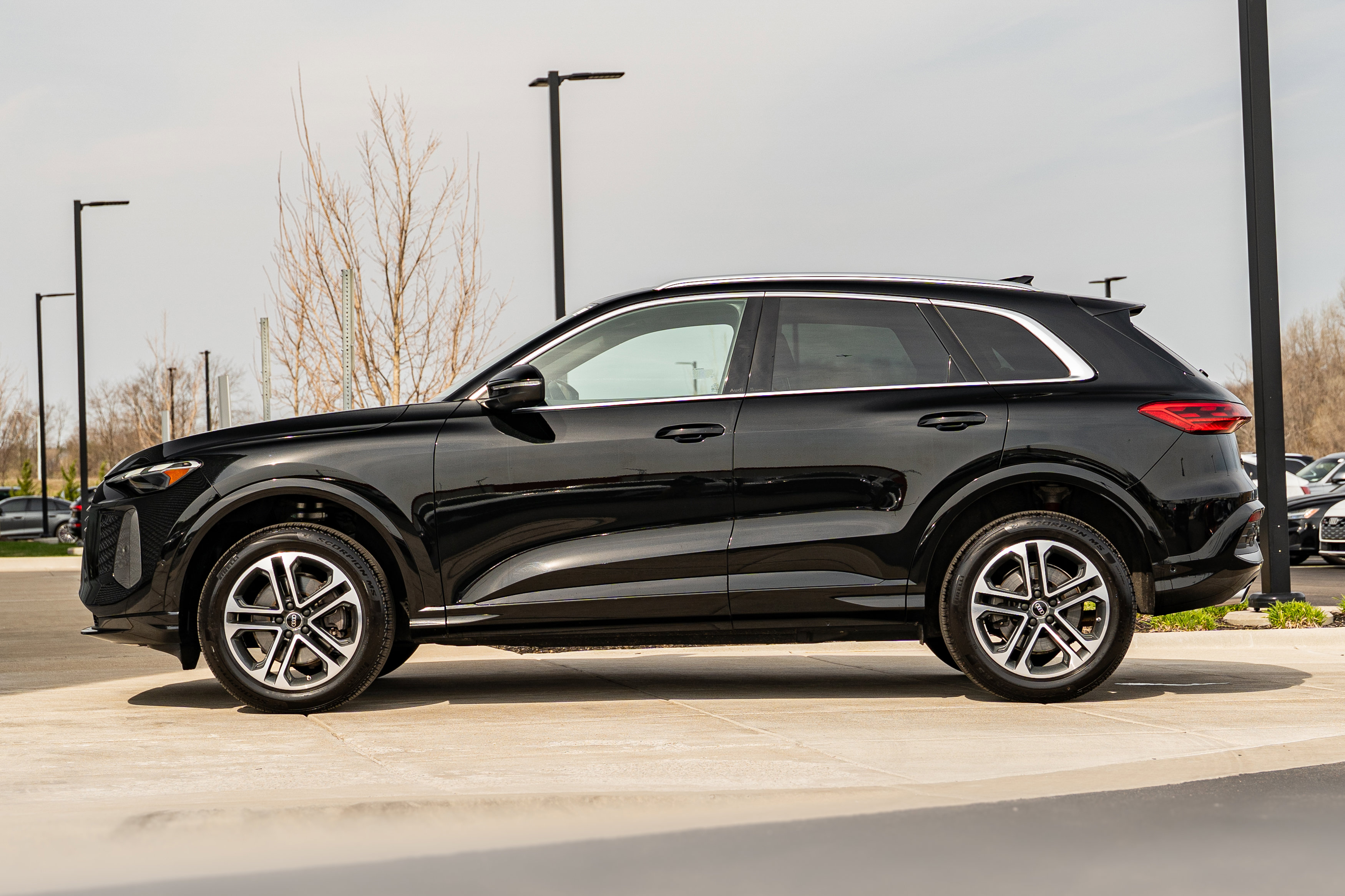 Certified 2025 Audi Q5 Premium w/ Convenience Package image 6