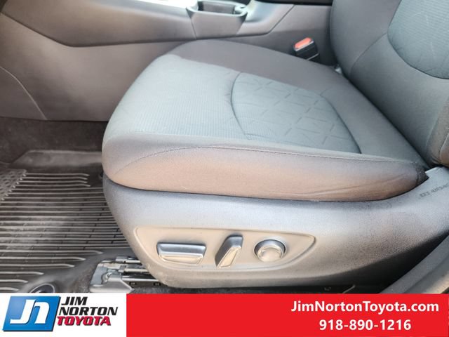 Used 2025 Toyota RAV4 XLE w/ Convenience Package FWD image 26