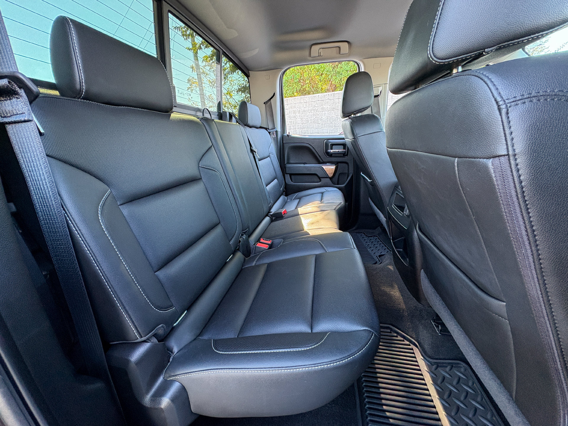 Used 2018 Chevrolet Silverado 1500 LTZ w/ Sport Package AWD/4WD image 28
