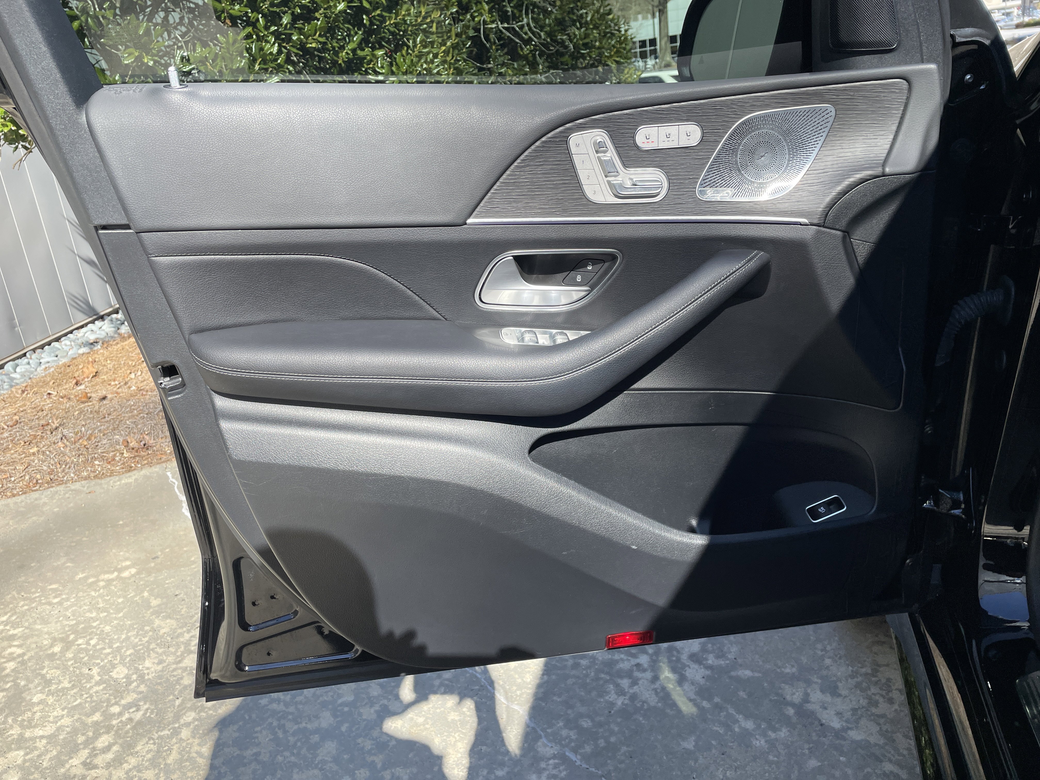 Certified 2025 Mercedes-Benz GLE 350 4MATIC w/ AMG Line Exterior image 17