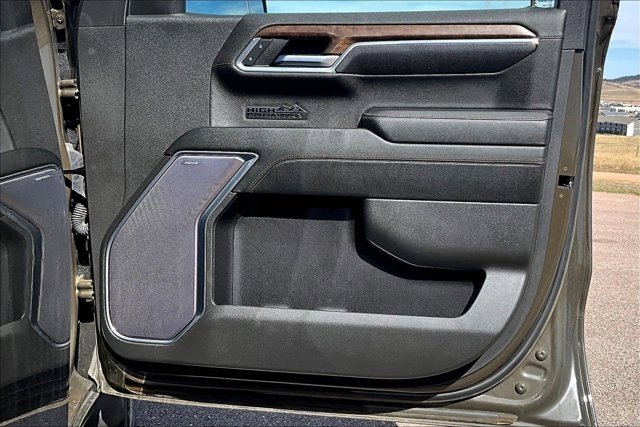 Used 2023 Chevrolet Silverado 1500 High Country image 28