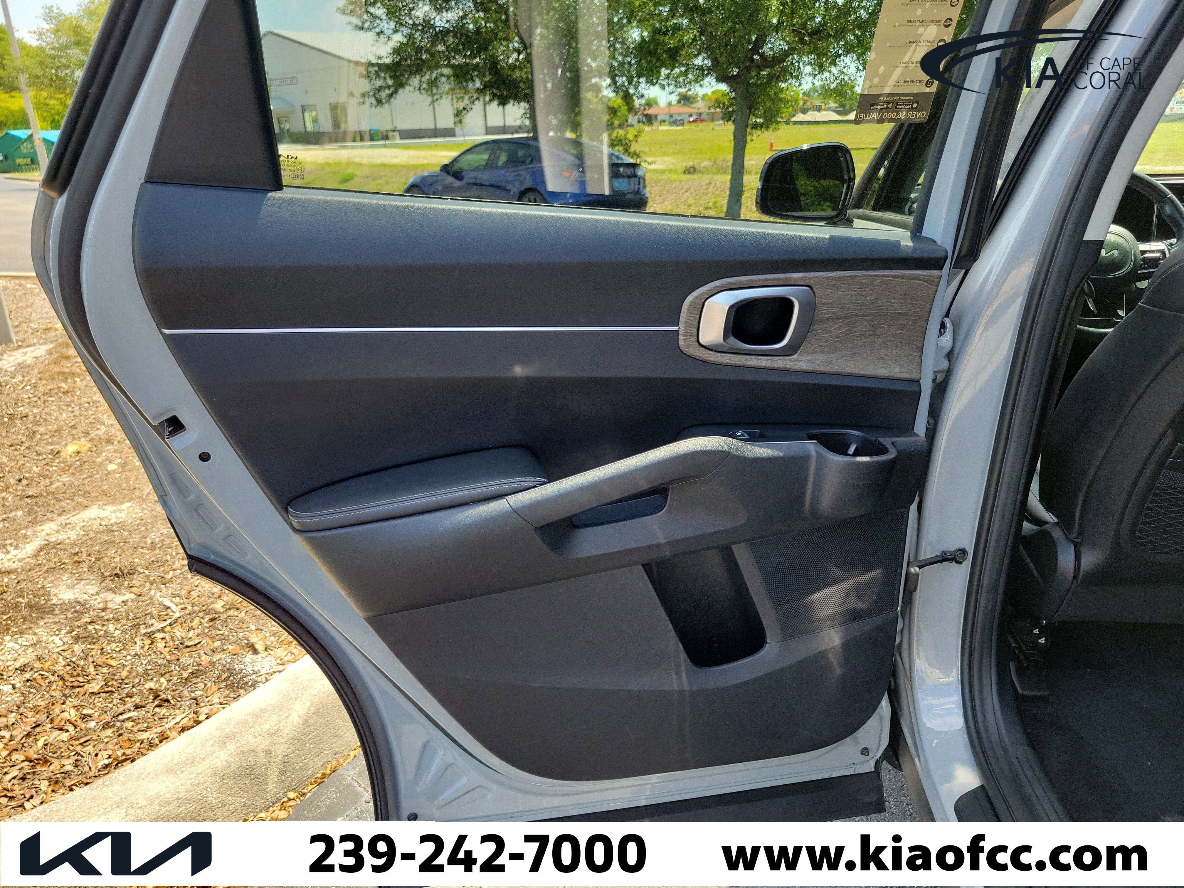 Certified 2022 Kia Sorento S w/ Panoramic Sunroof Package image 16