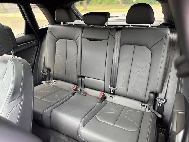 Certified 2025 Audi Q3 2.0T Premium w/ Convenience Package AWD/4WD image 32