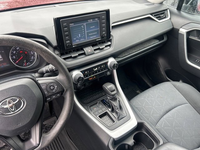 Used 2020 Toyota RAV4 XLE image 32
