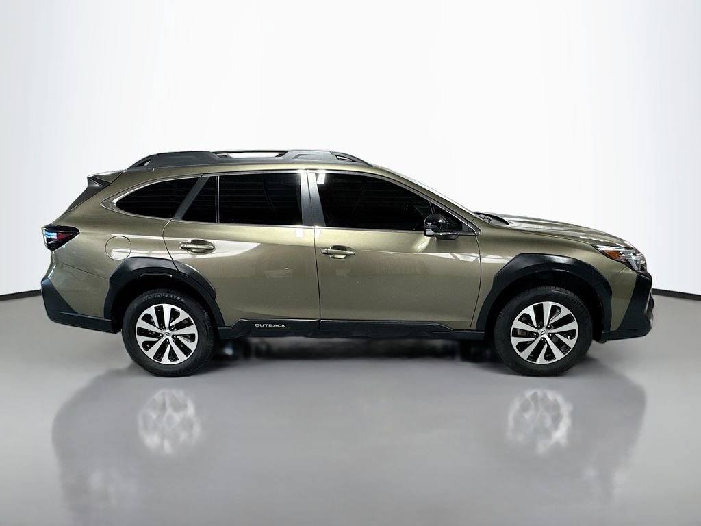 Used 2024 Subaru Outback Premium image 5