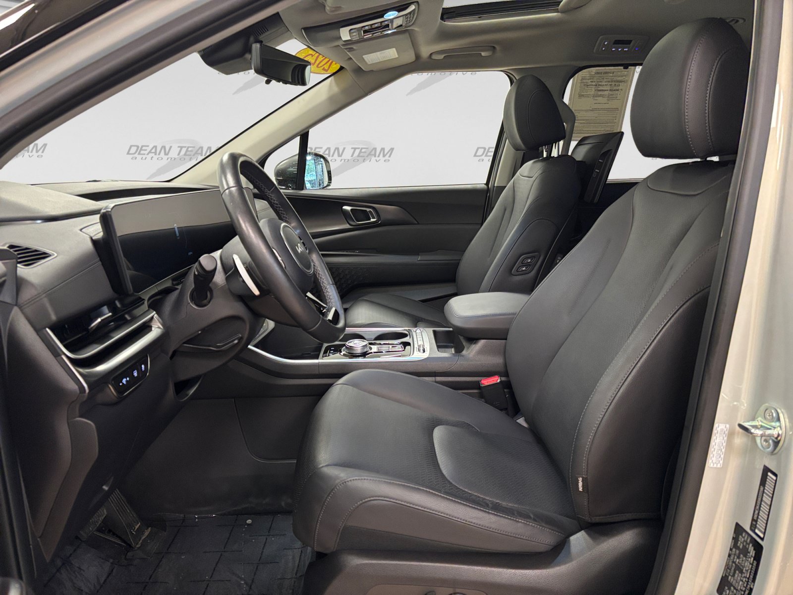 Used 2025 Kia Carnival SX Prestige FWD image 9