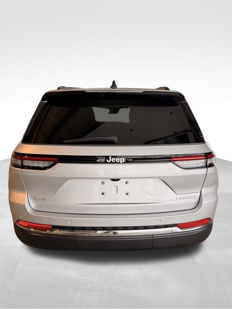 New 2025 Jeep Grand Cherokee Laredo X w/ Luxury Tech Group I image 4