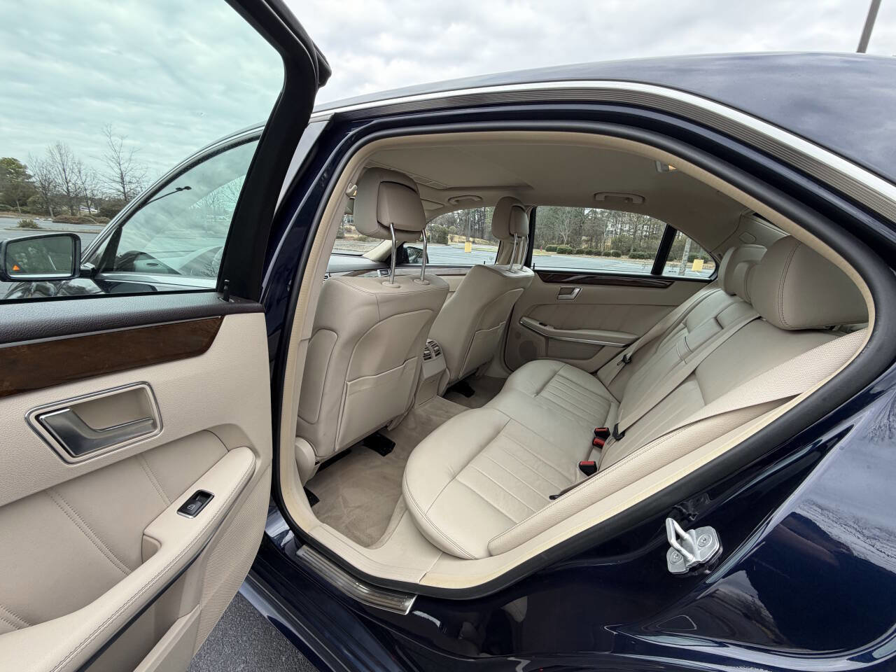 Used 2015 Mercedes-Benz E 350 E 350 4MATIC AWD 4dr Sedan image 14