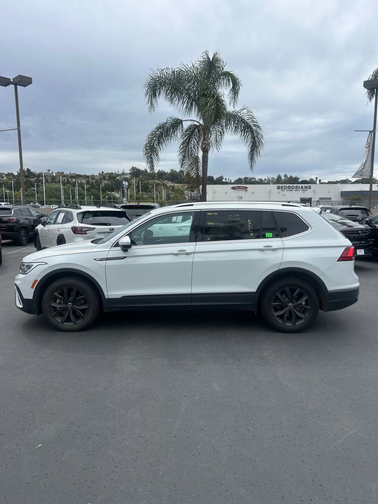 Used 2024 Volkswagen Tiguan SE image 9