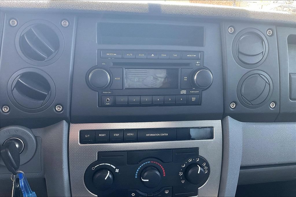 Used 2006 Jeep Commander 4WD image 17