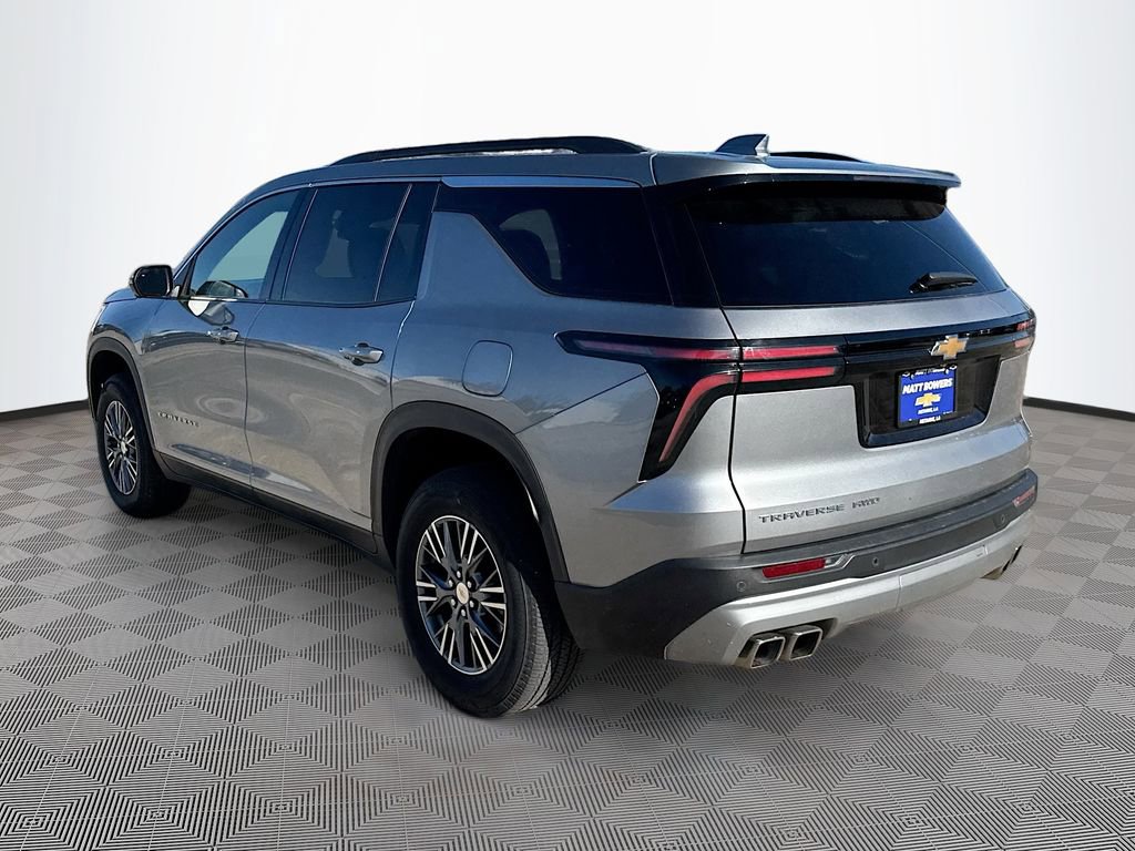 Used 2024 Chevrolet Traverse LT image 7