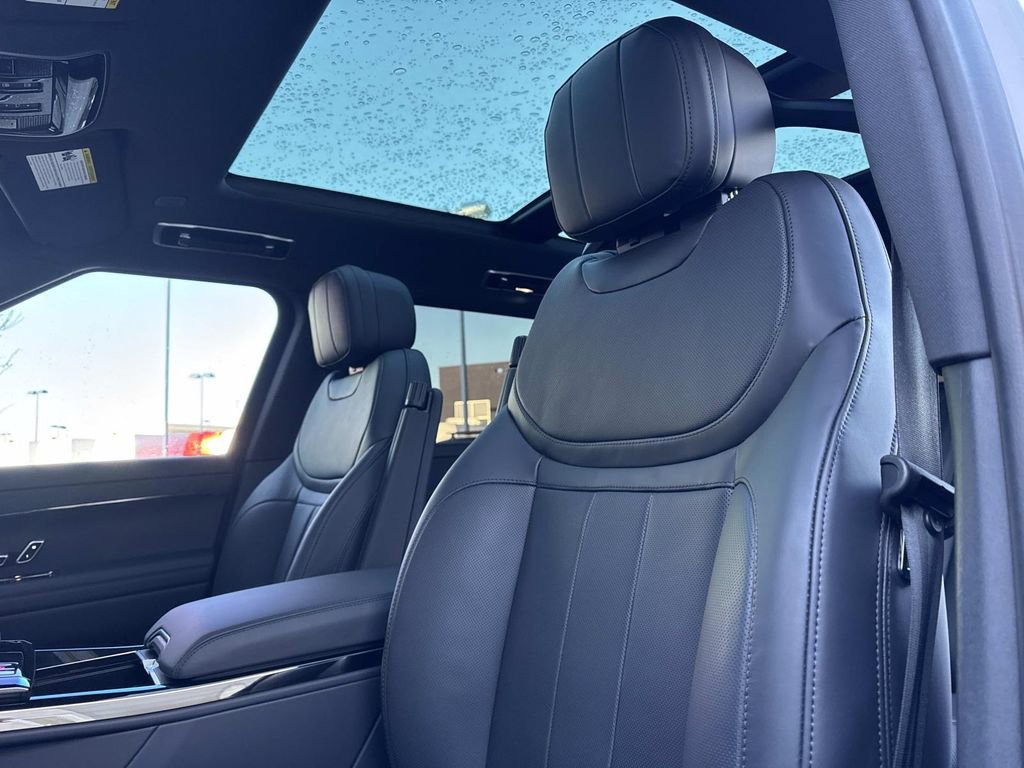 Certified 2025 Land Rover Range Rover Sport Dynamic SE image 21