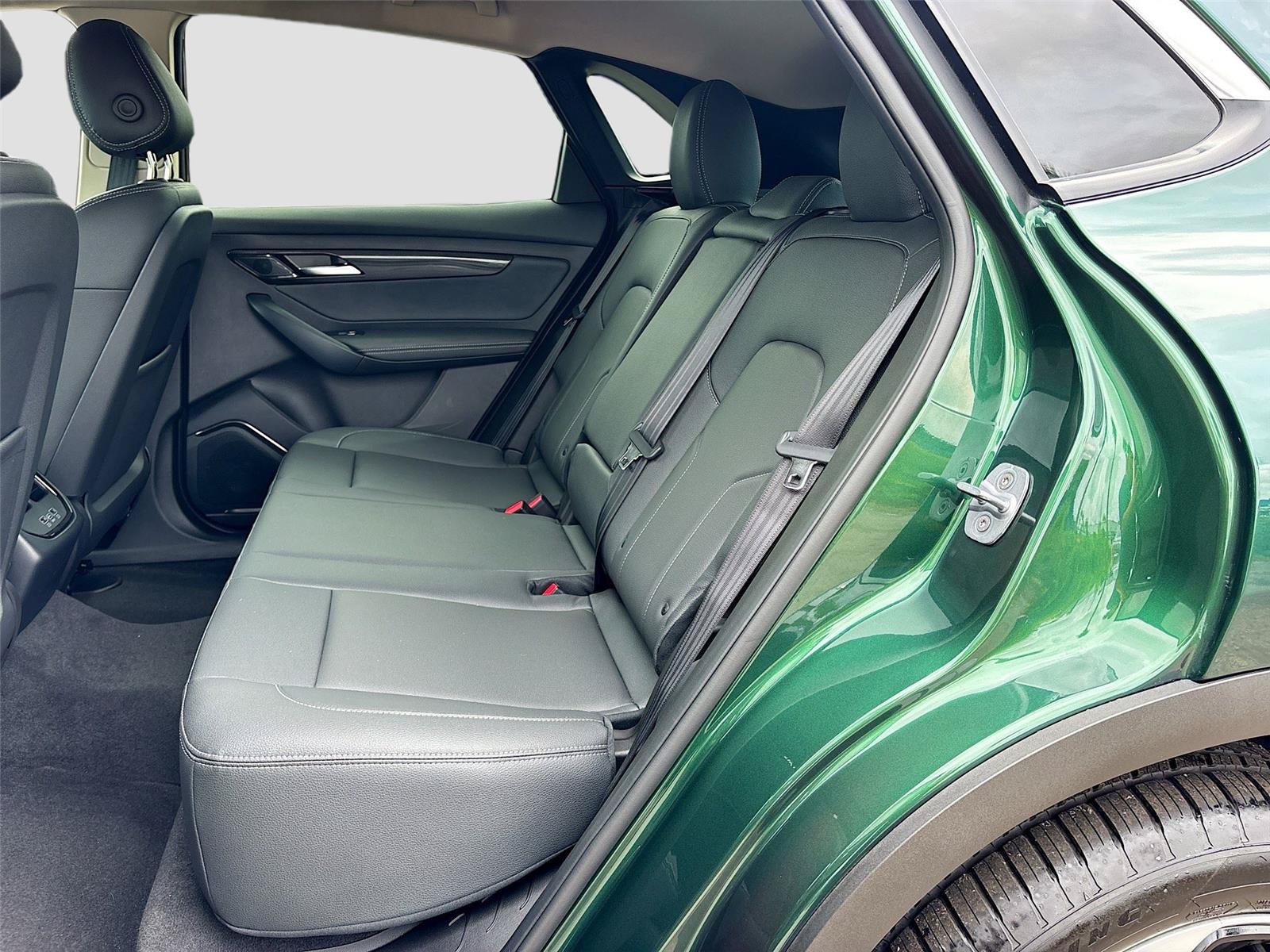 New 2025 VinFast VF 8 Eco AWD/4WD image 23