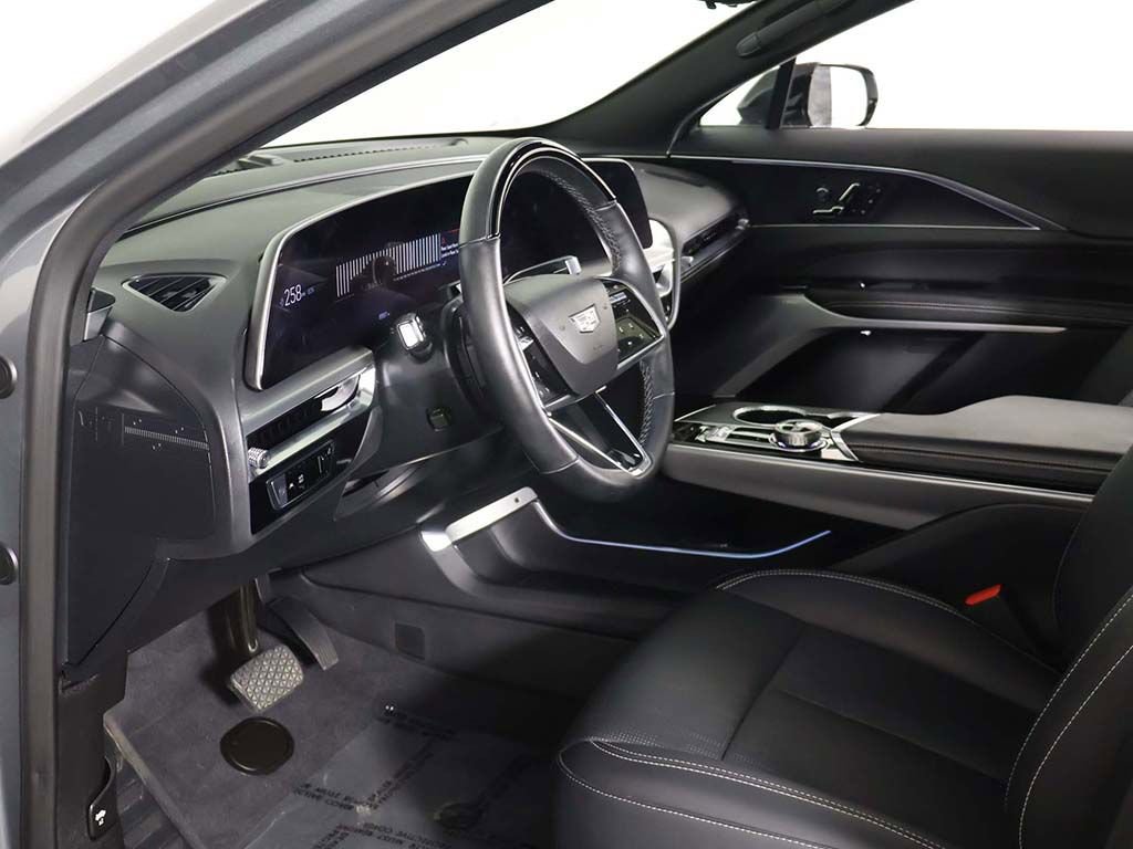Used 2025 Cadillac Lyriq Sport AWD/4WD image 29