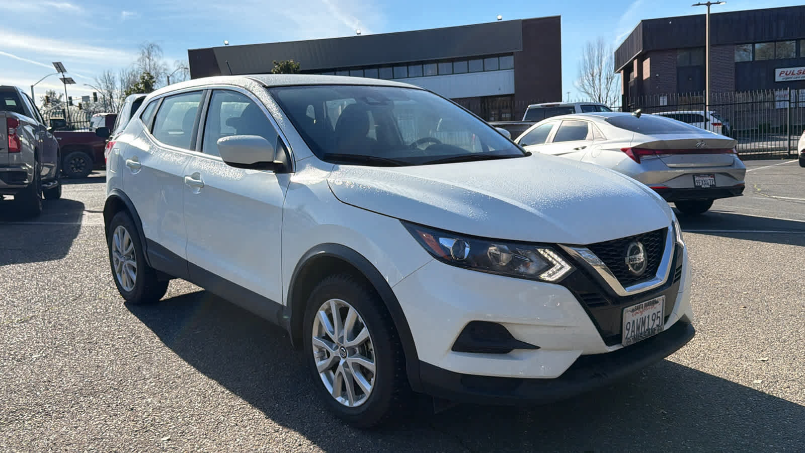 Used 2022 Nissan Rogue Sport S image 3